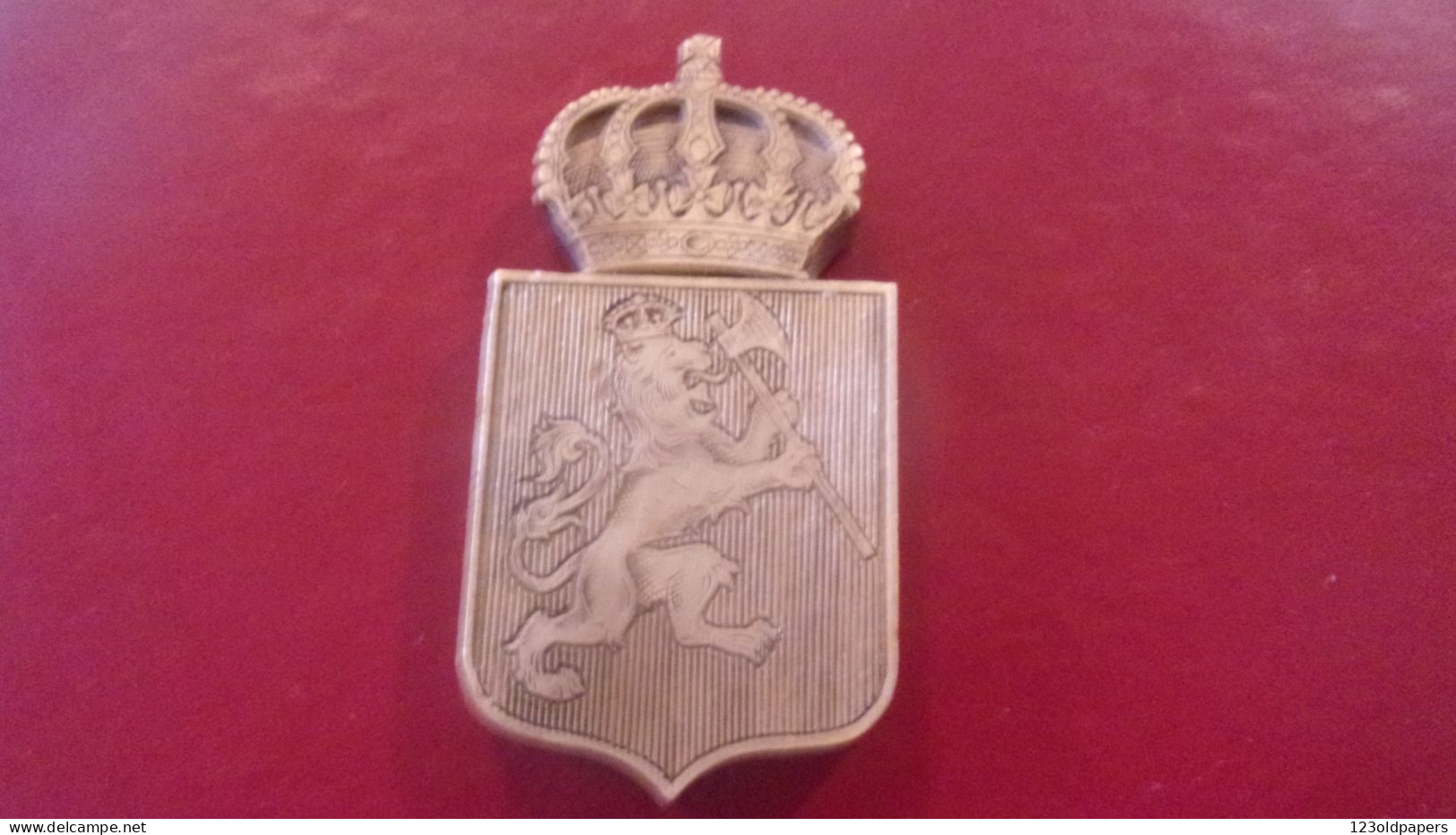 BRONZE 106G FER A DORER MATRICE EX LIBRIS HERALDISME BLASON LION  HACHE COURONNE VANACKER BELGIQUE - Royal / Of Nobility