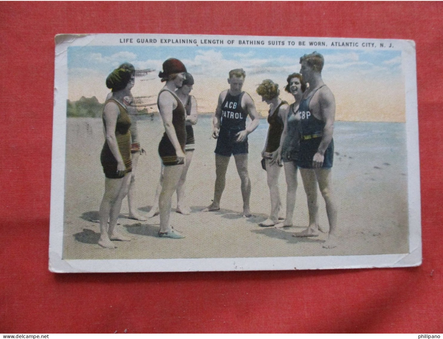 Life Guards Explaining Length Of Bathing Suits To Be Worn          Atlantic City - New Jersey   Ref 6220 - Atlantic City