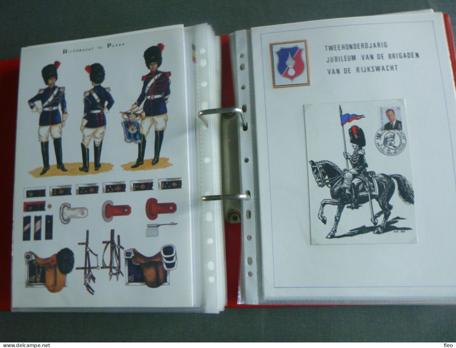 BELG.ALBUM MET 125 BELG.MILITAIRE KAARTEN EN DE BESCHRIJVING (ONLY FOR BELGIAN BUYERS!!)