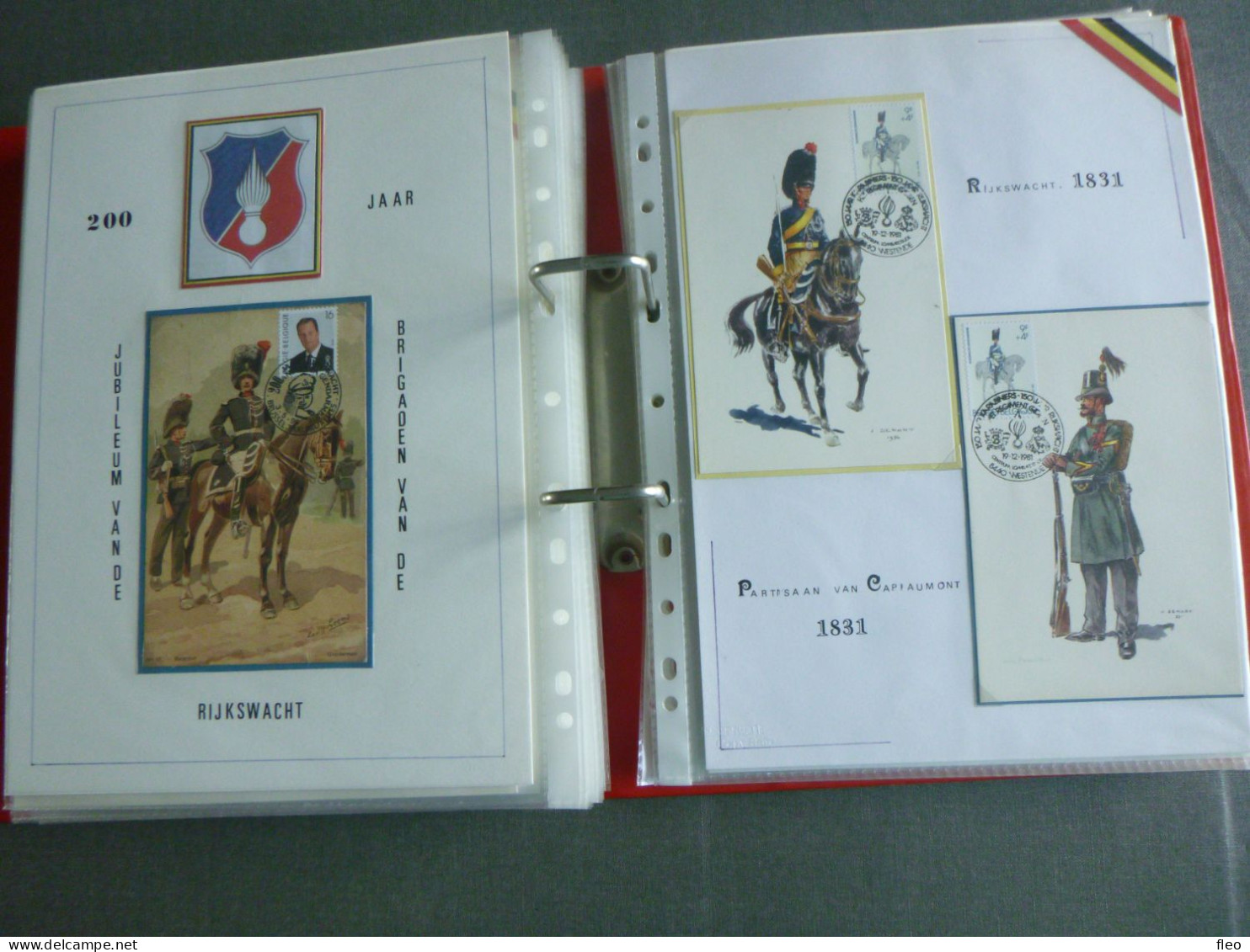 BELG.ALBUM MET 125 BELG.MILITAIRE KAARTEN EN DE BESCHRIJVING (ONLY FOR BELGIAN BUYERS!!)