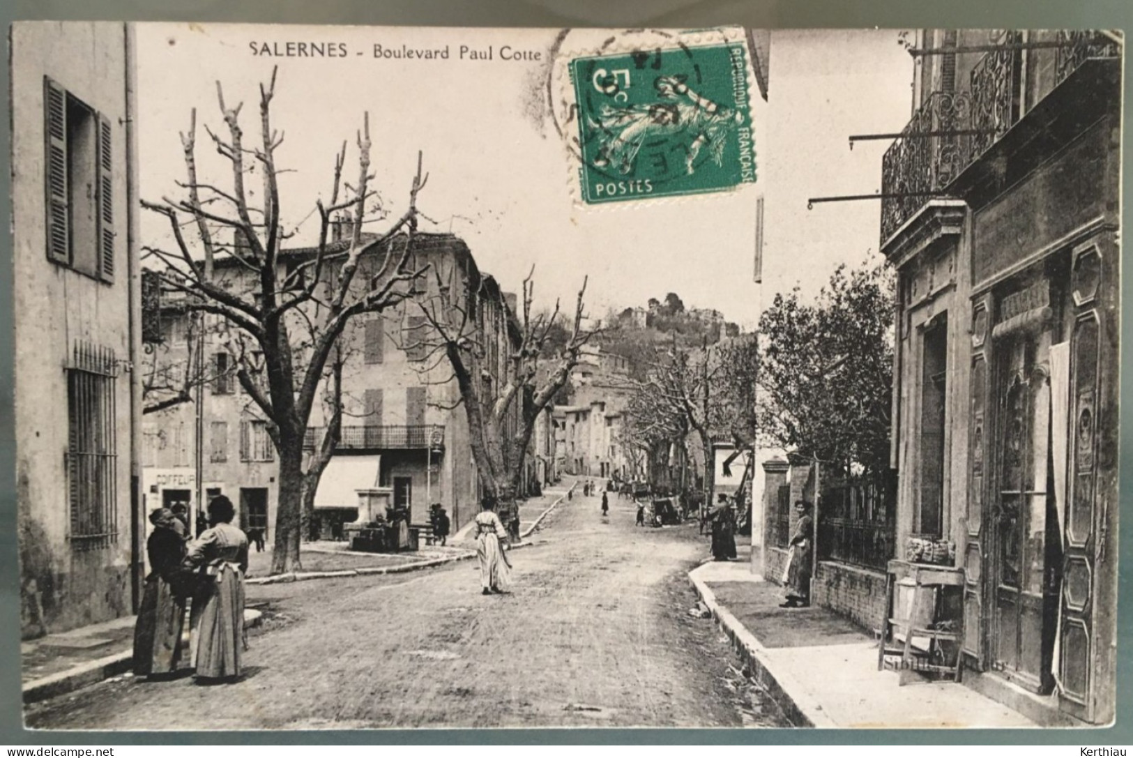 SALERNES - Boulevard Paul Cotte, ANIMEE. Circulée Années 1910. Cachet à Identifier: A.P.D. 48 - Salernes