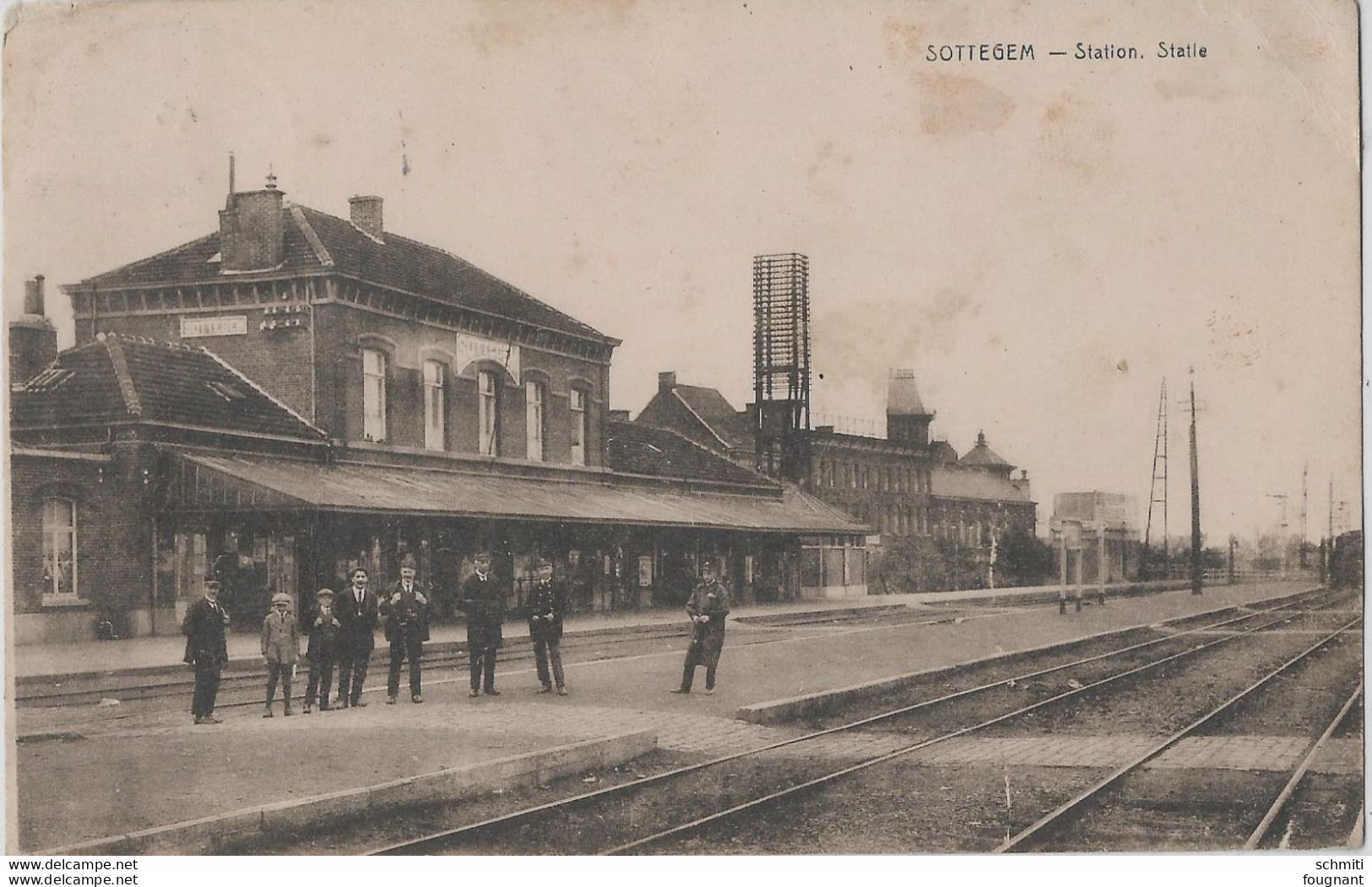 - SOTTEGEM-Station , La Gare -Groupe De 2 Jeunes Hommes,4 Contrôleurs+2 Personnes-Carte Oblitérée En 1926 - Zottegem