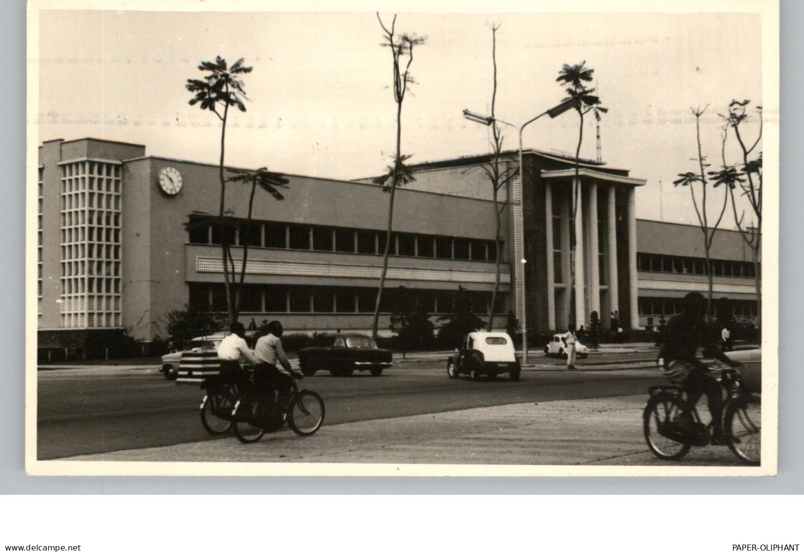CONGO - KINSHASA, Main Post Office / Hauptpost Von Leopoldville, Oldtimer, Photo-AK - Kinshasa - Léopoldville