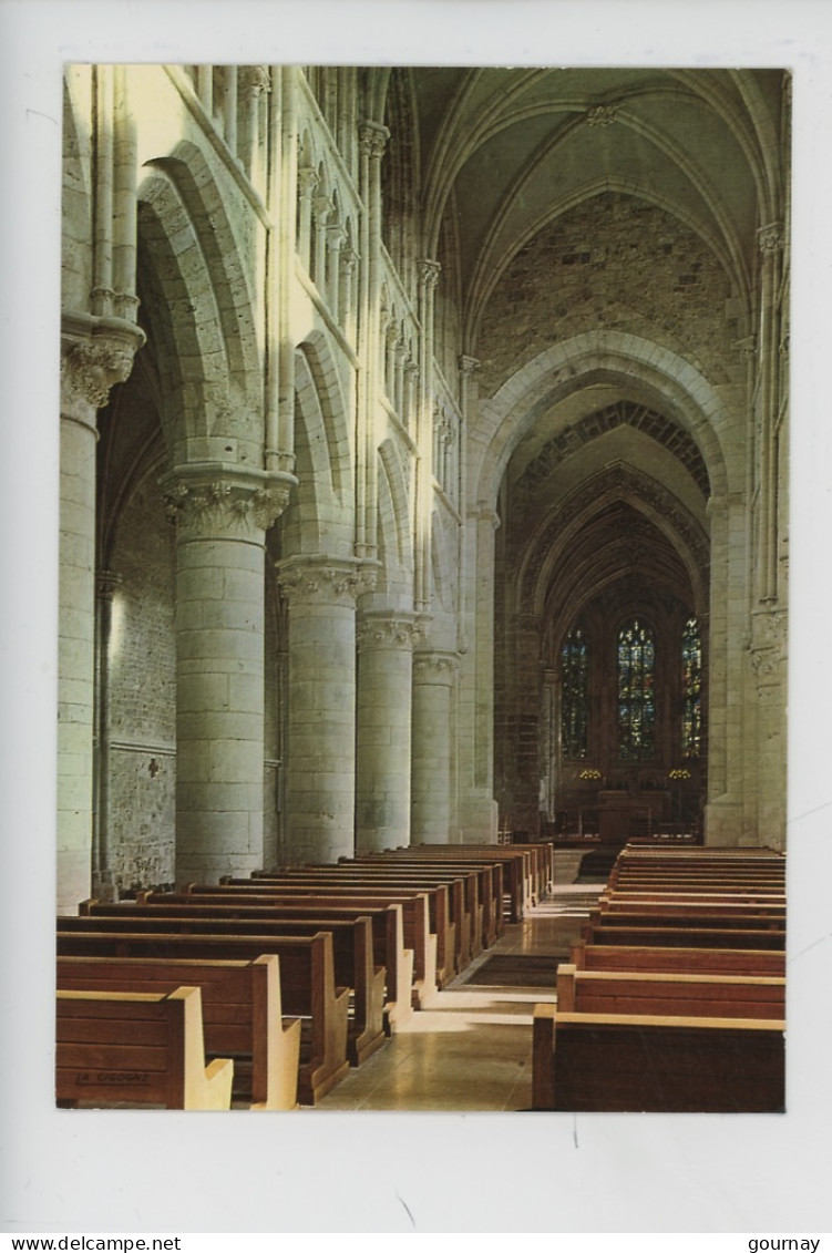 Auffay - Détail De L'intérieur De La Collégiale Notre-Dame XIè & XIIè S. (cp Vierge N°13 Cigogne) - Auffay