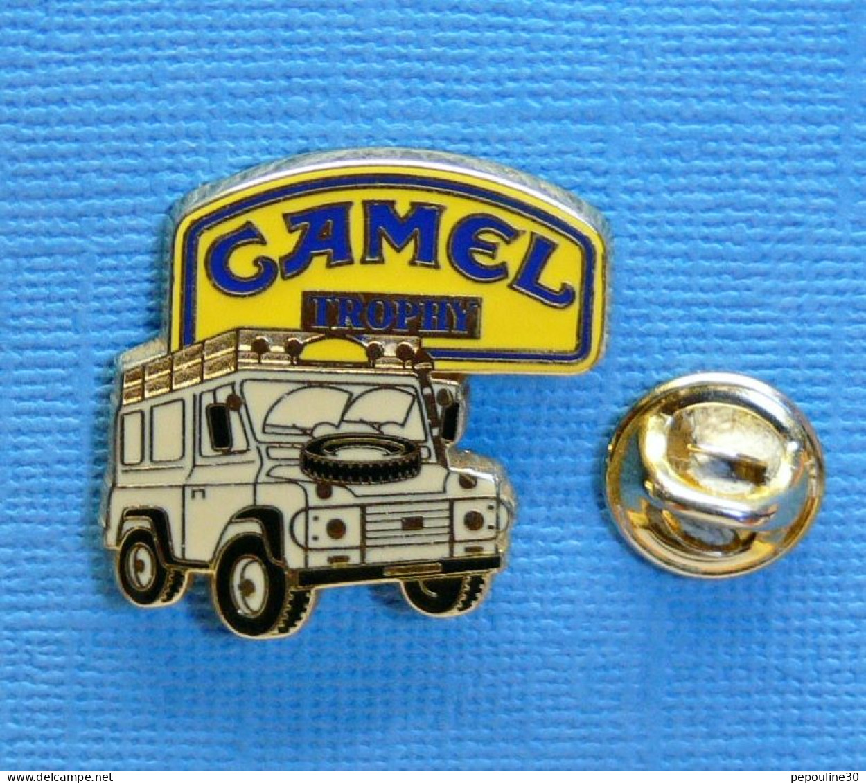 1 PIN'S //  ** RALLYE RAID " CAMEL TROPHY " 4X4 LAND ROVER ** . (Arthus Bertrand Paris) - Rallye