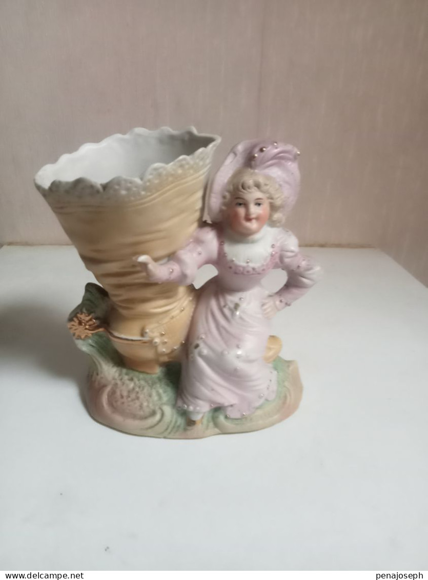 Statuette En Porcelaine XVIIIème Hauteur 12 Cm X 12 Cm - Andere & Zonder Classificatie