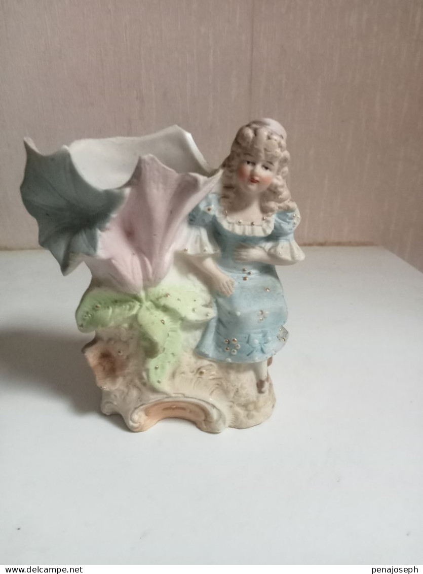 Statuette En Porcelaine XVIIIème Hauteur 10,5 X 10 Cm - Otros & Sin Clasificación