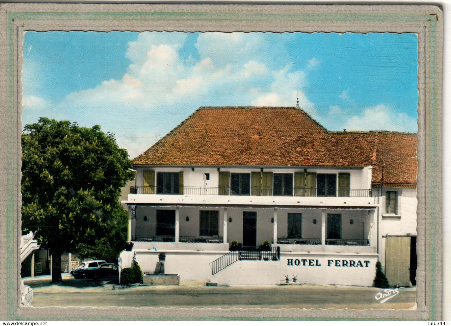 CPSM Dentelée (38) CLELLES - Aspect De L'Hôtel Ferrat En Bord De Nationale - Carte Colorisée De 1960 - Clelles