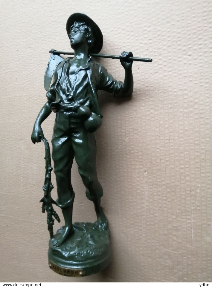 UNE SCULPTURE- LE FAUCHEUR  PAR ROUSSEAU - Metallo