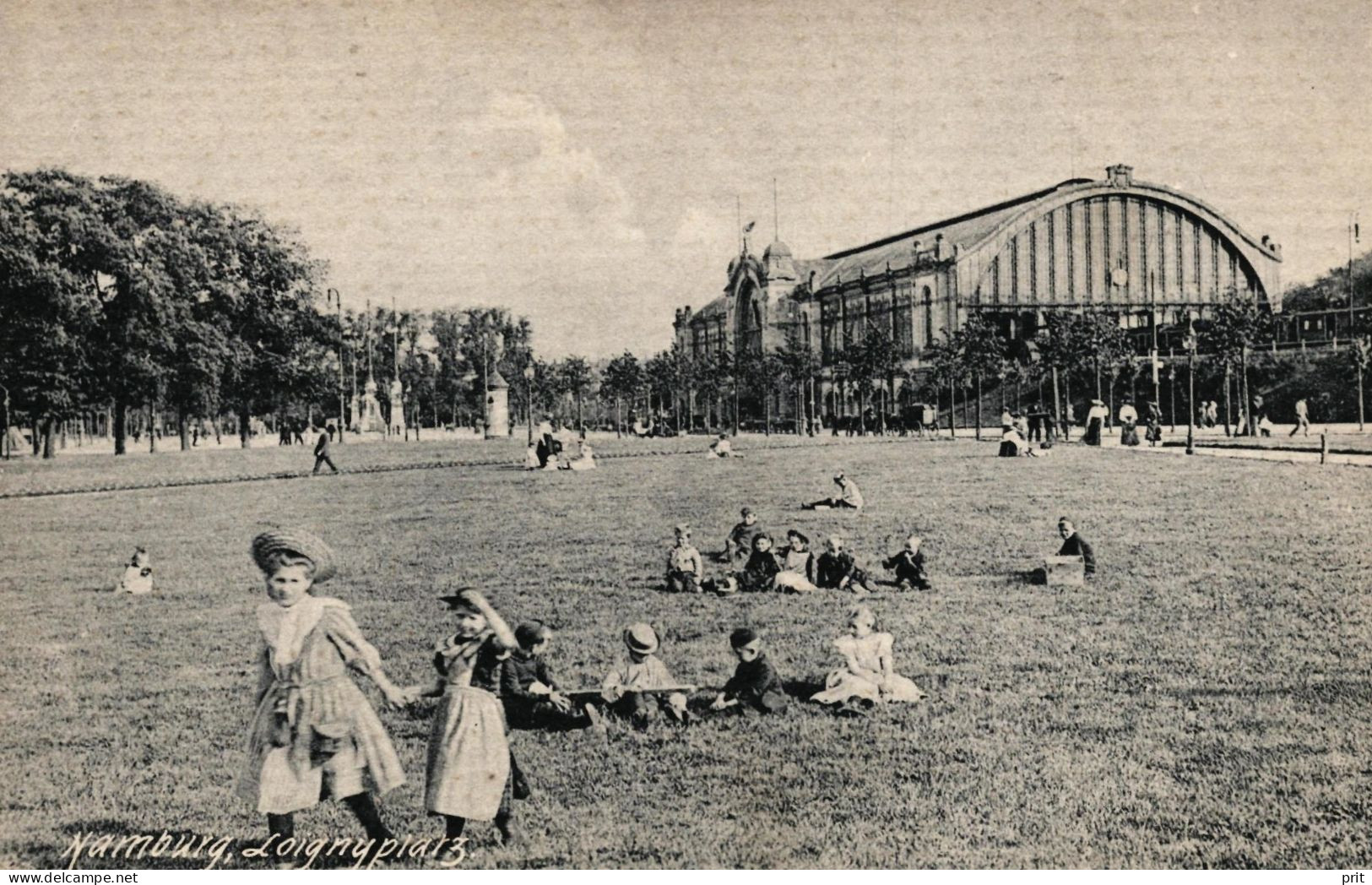 Loignyplatz Hamburg Children On The Grass 1906 Unused Real Photo Postcard. Publisher Dr Trnkler Co Hamburg - Eimsbüttel