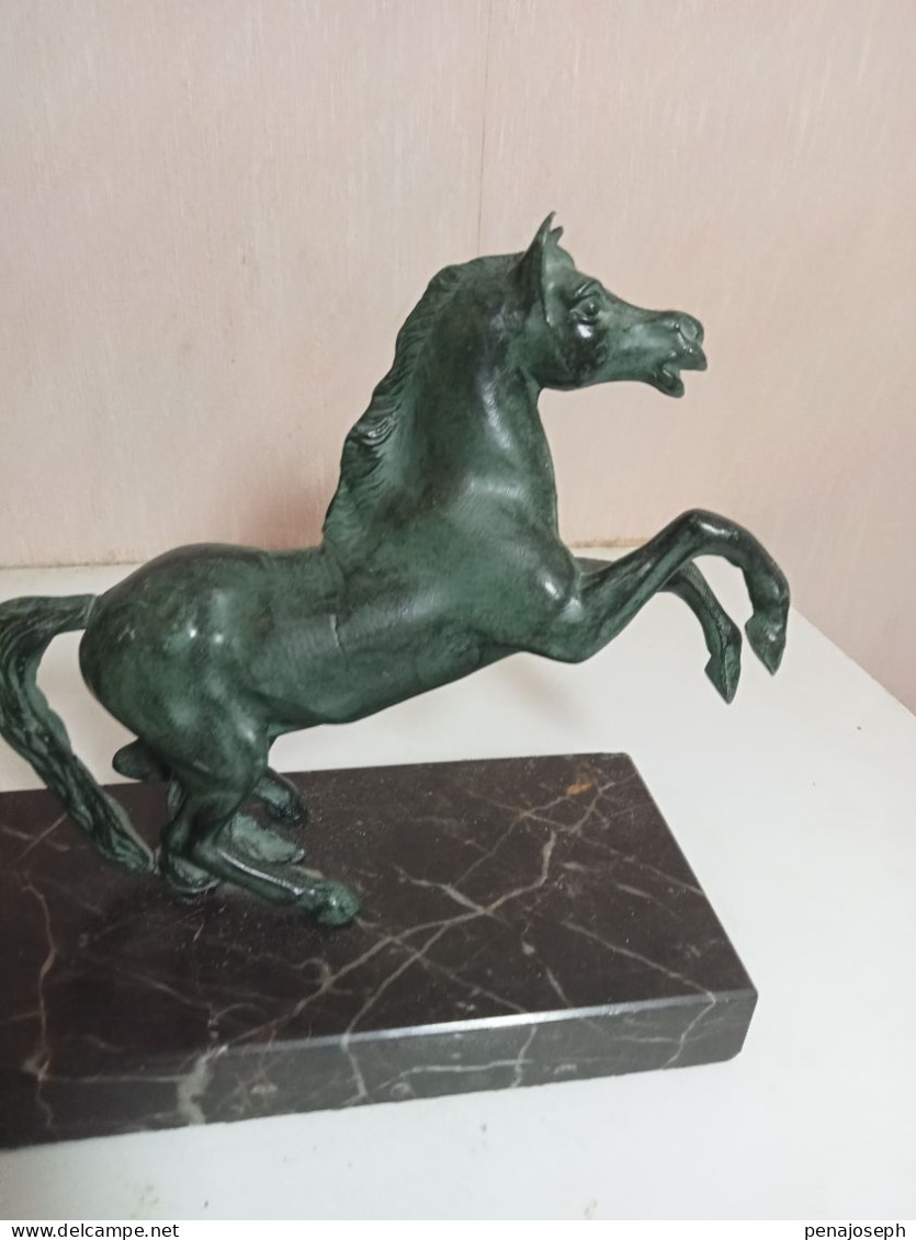 Statuette Cheval En Régule Sur Support Marbre Longueur 18 Cm - Metaal