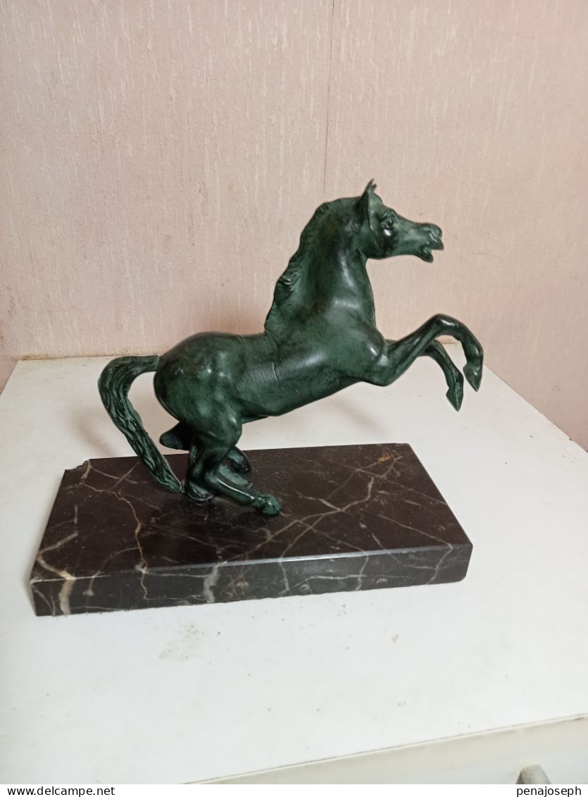 statuette cheval en régule sur support marbre longueur 18 cm