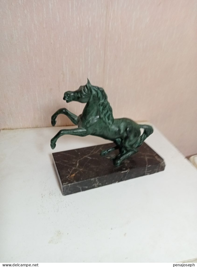 statuette cheval en régule sur support marbre longueur 18 cm