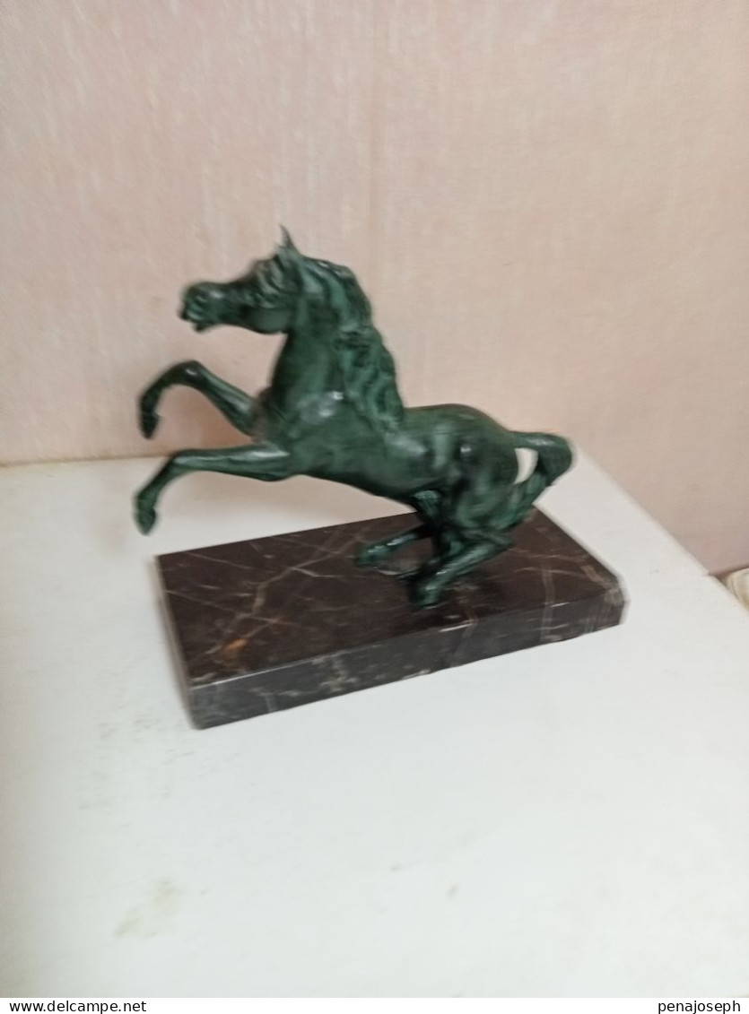 statuette cheval en régule sur support marbre longueur 18 cm