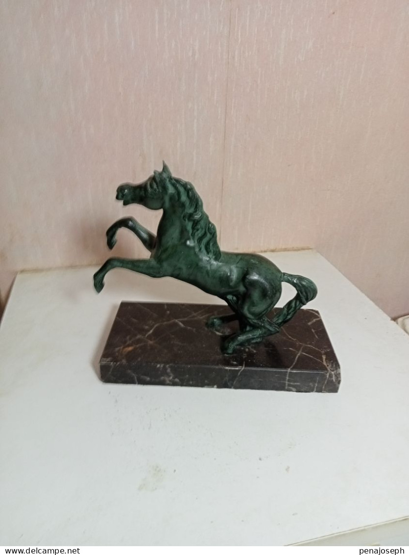 statuette cheval en régule sur support marbre longueur 18 cm