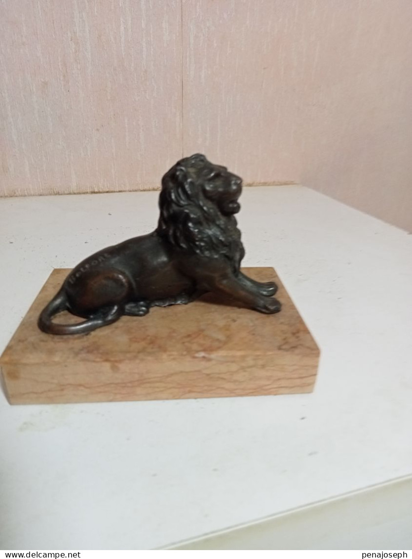Statuette Lion En Régule Sur Support Marbre Longueur 10 Cm - Metaal