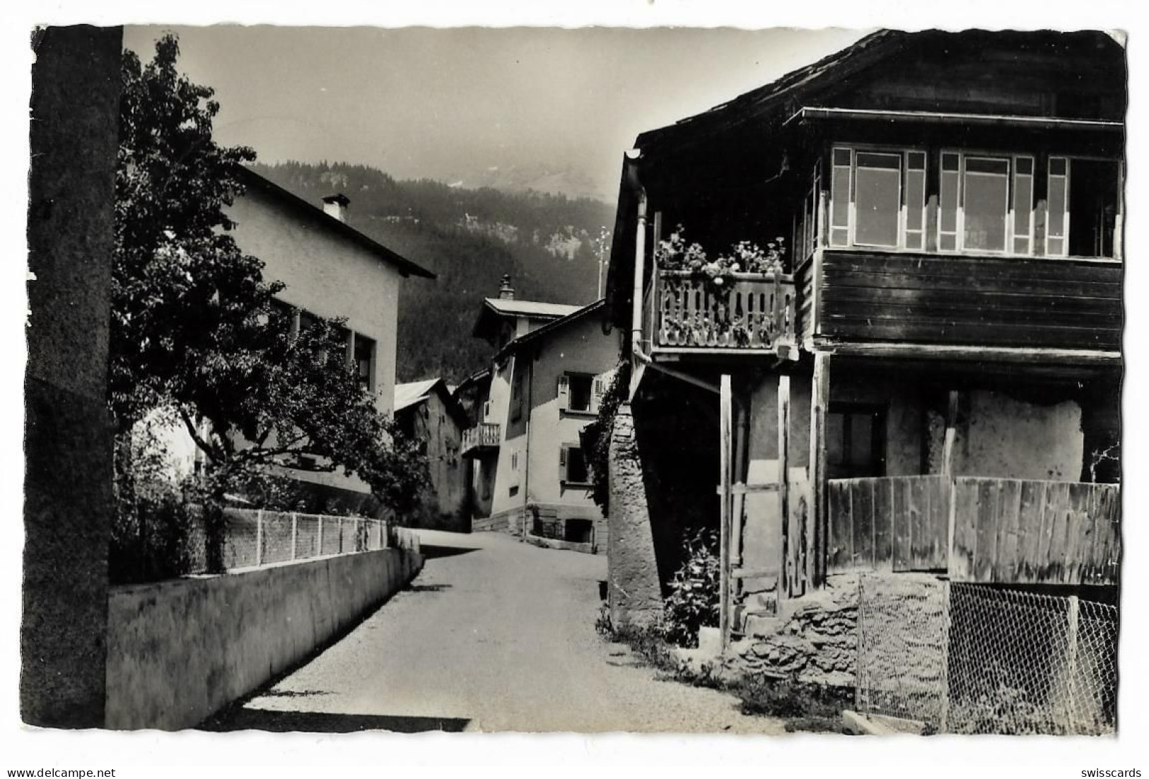 MOLLENS S/Sierre: Dorfpassage, Foto-AK ~1965 - Lens
