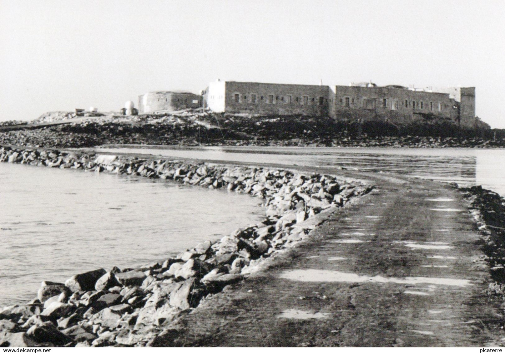 Postcard Size Photograph- ALDERNEY- Raz Island & Causeway,  AURIGNY- Ile De Raz Et Chaussee- Approx 150mm X 100mm - Alderney