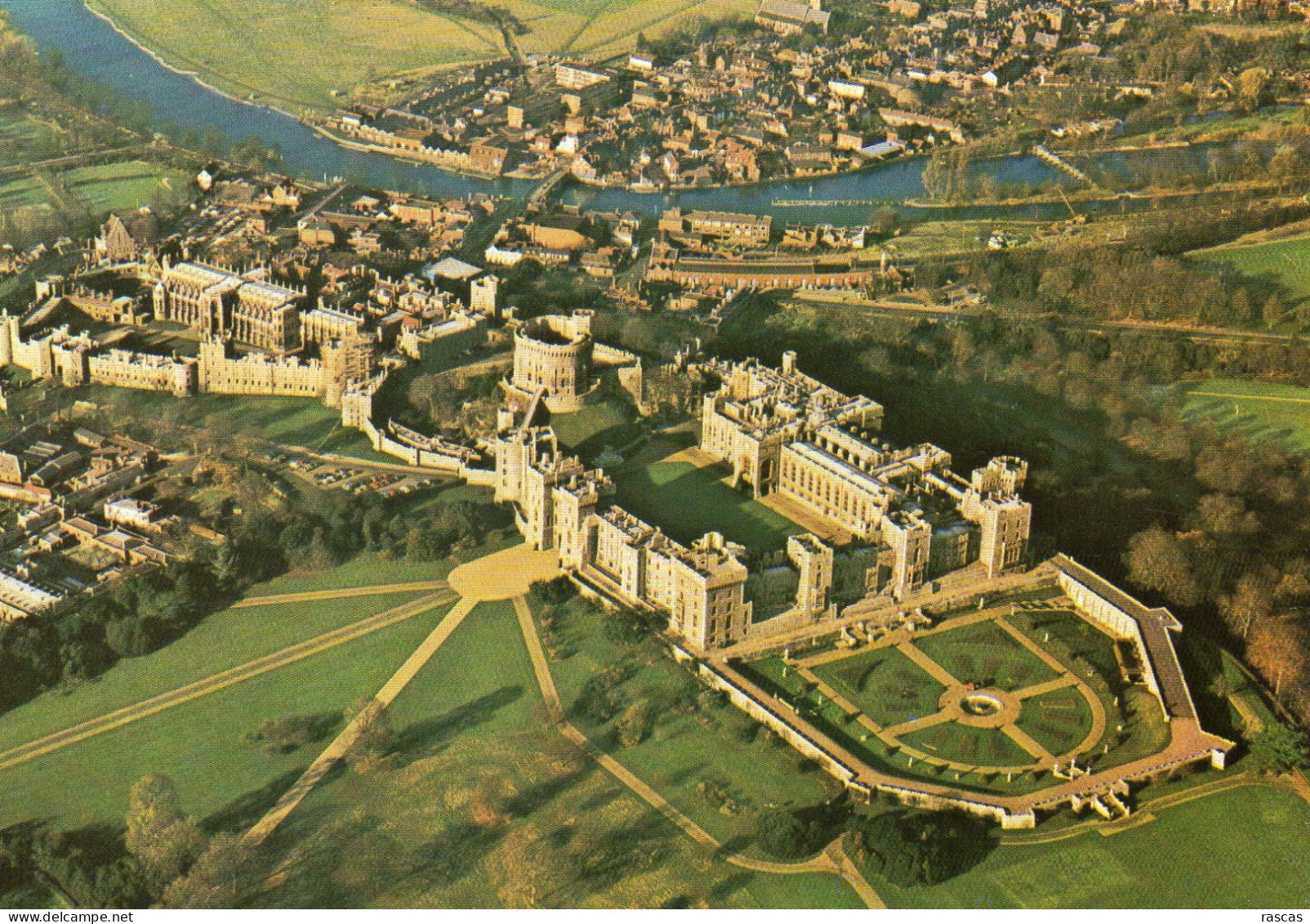 CPM - K - ANGLETERRE - WINDSOR CASTLE - AERIAL VIEW FROM SOUTH EAST - Windsor Castle