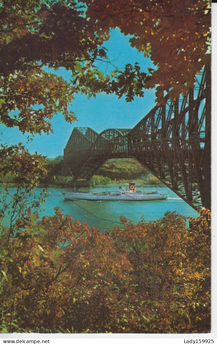 Pont De Québec   Bridge Québec Canada Scene D'automne Passage D'un Navire Sous Le Pont Cheminée Une étoile Rouge   2 Sc - Québec - Sainte-Foy-Sillery