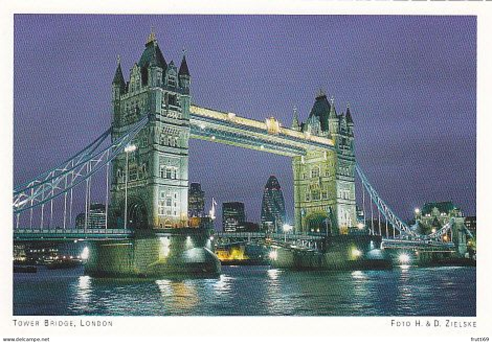 AK 172113 ENGLAND - London - Tower Bridge - River Thames