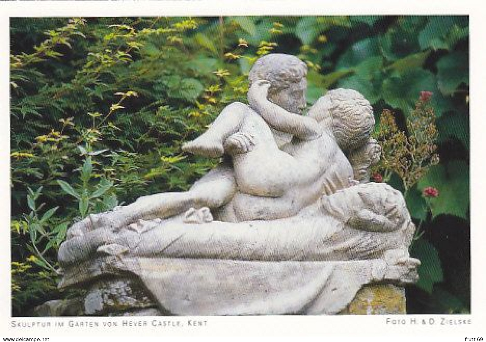 AK 172124 ENGLAND - Sculptur Im Garten Von Hever Castle - Other & Unclassified