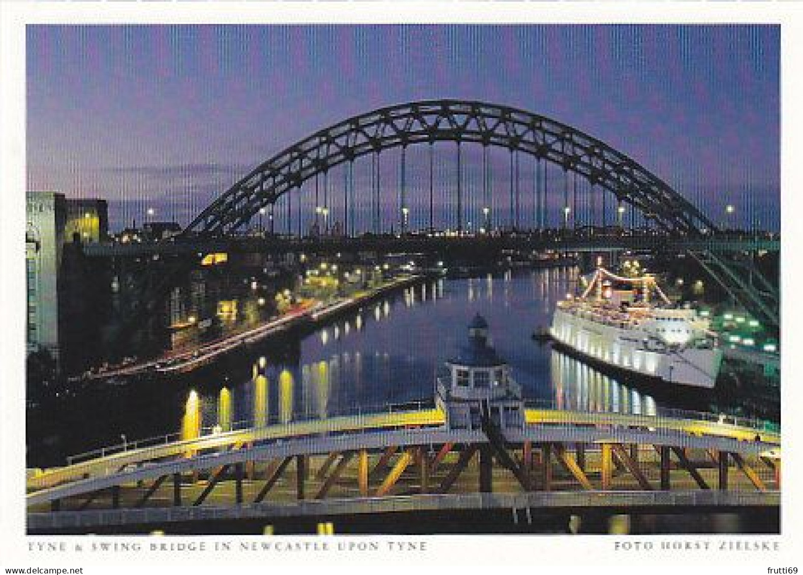 AK 172197 ENGLAND - Tyne&Swing Bridge In Newcastle-upon-Tyne - Newcastle-upon-Tyne