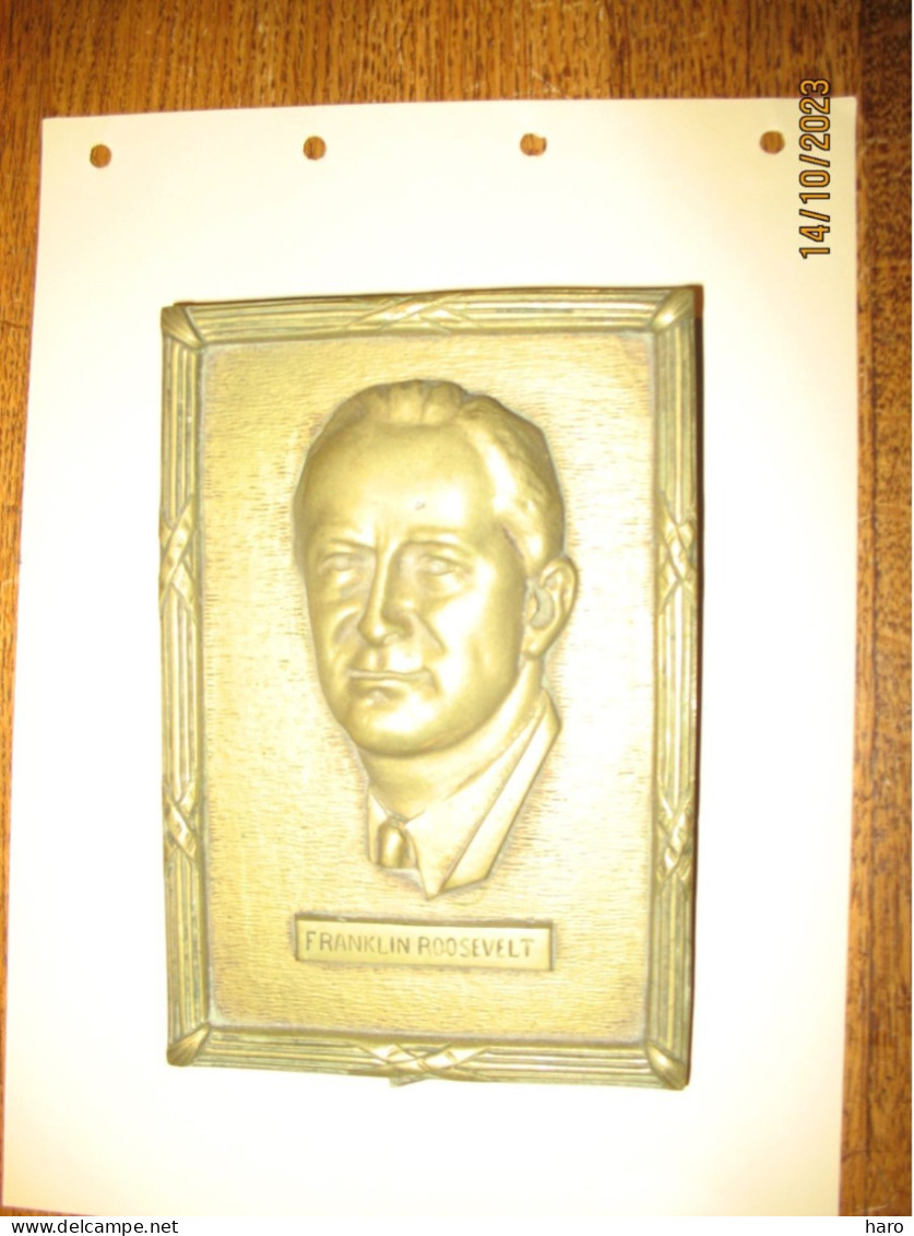 Plaque Laiton Coulé Avec Pied - Effigie Du Président Des USA  F.ROOSEVELT Guerre 40/45 - Poids  +/- 0,5 Kg - - Cuivres