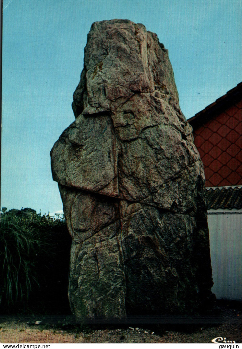 CPM - St ÉTIENNE De MONTLUC - MENHIR De La Roche - Edition Combier - Dolmen & Menhirs