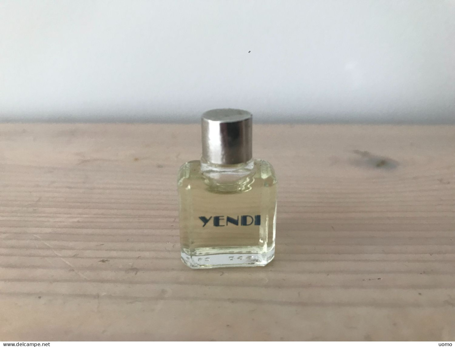 Yendi EDT 2 Ml - Miniaturen Flesjes Dame (zonder Doos)