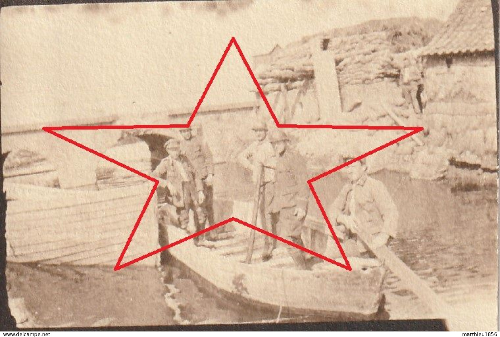 Photo 1914 OUDEKAPELLE (Diksmuide) - Soldats Belges Devant Le Pont De Grognie, Grogniebrug (A252, Ww1, Wk 1) - Diksmuide