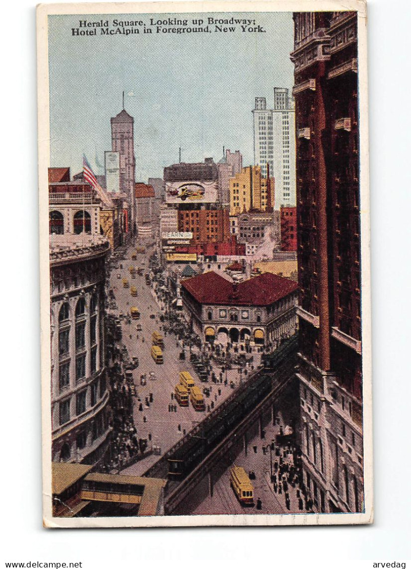 X1018 USA HERLAND SQUARE LOOKING UP BROADWAY HOTEL MCALPIN IN FOREGROUND NEW YORK - Tarjetas Panorámicas