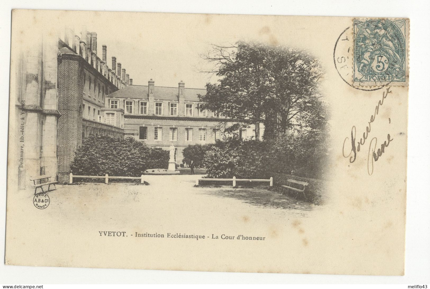 76/ CPA 1900 - Yvetot - Institution Ecclésiastique - La Cour D'Honneur - Yvetot