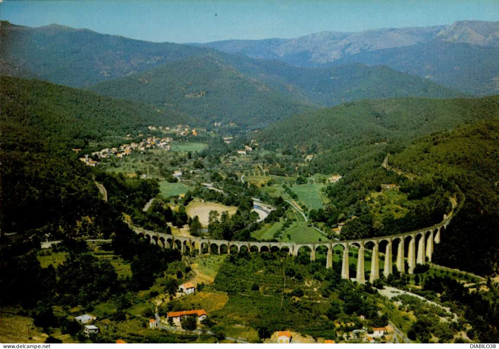 CHAMBORIGAUX  ( GARD ) VUE AERIENNE DU VIADUC DE LA S.N.C.F. , SUR LUECH , ETD ' UNE HAUTEUR DE 60 METRES. DANS LE FOND - Chamborigaud