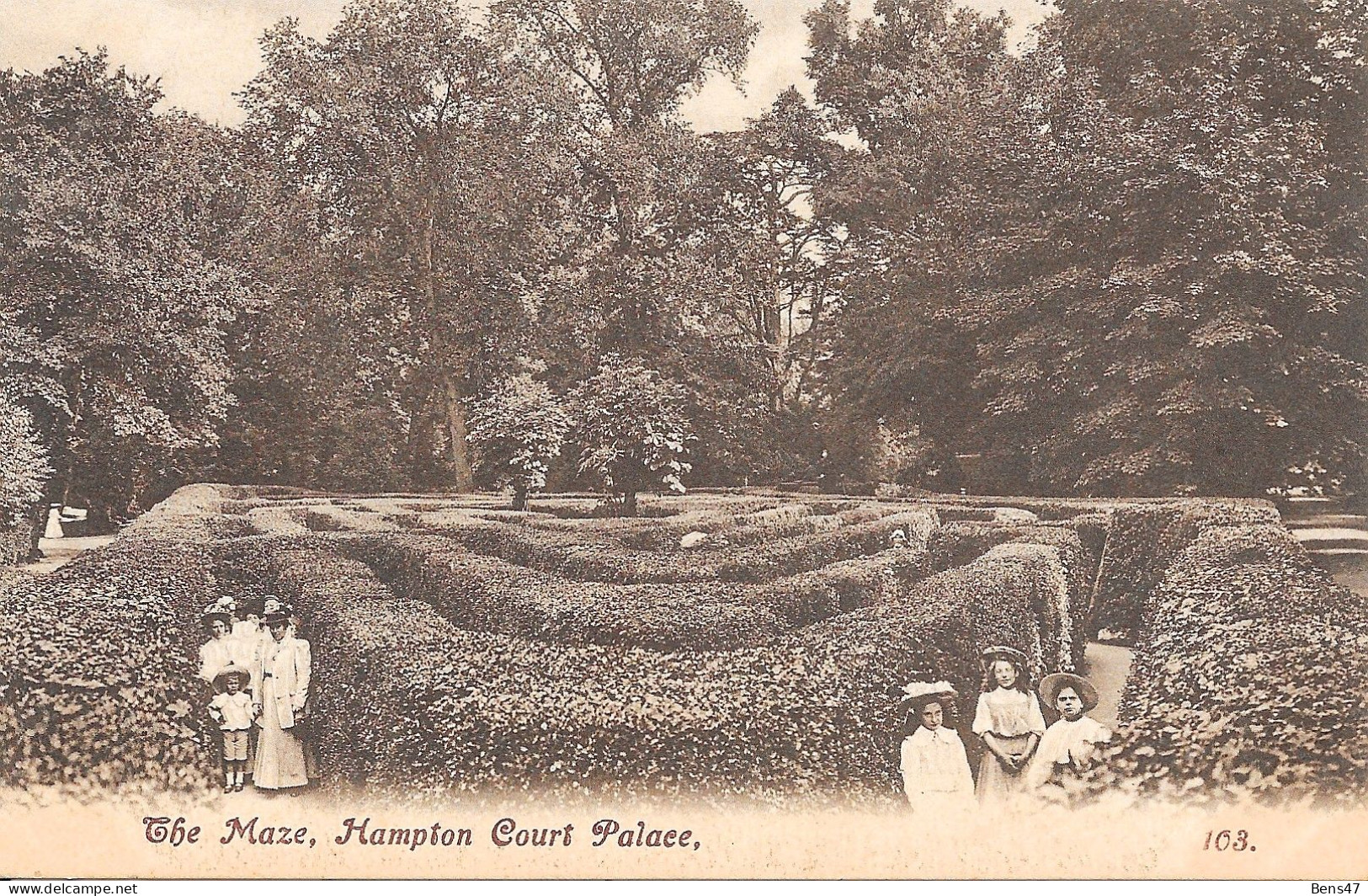 London The Maze Hampton Court Palace -unsent - Hampton Court