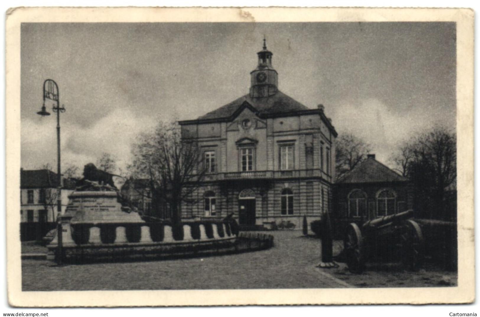 Leopoldsburg - Gemeentehuis En Gedenkteeken - Leopoldsburg