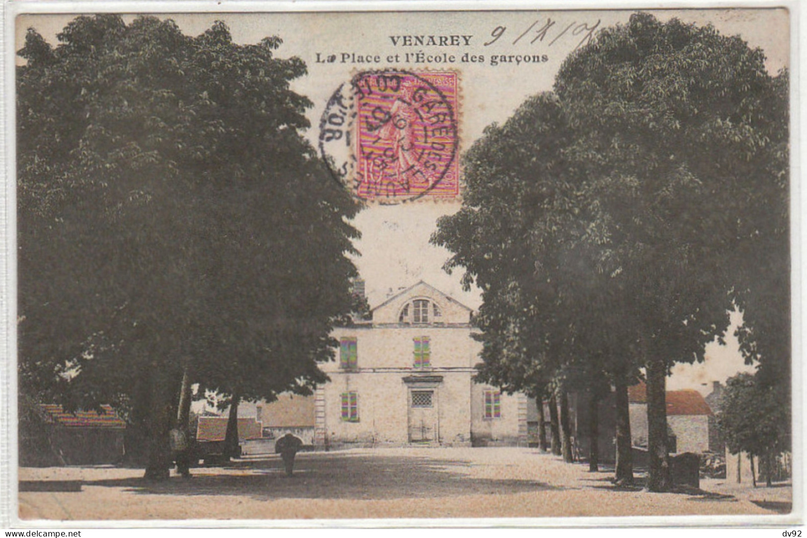 COTE D OR VENAREY PLACE ET ECOLE DE GARCONS (COULEUR) - Venarey Les Laumes