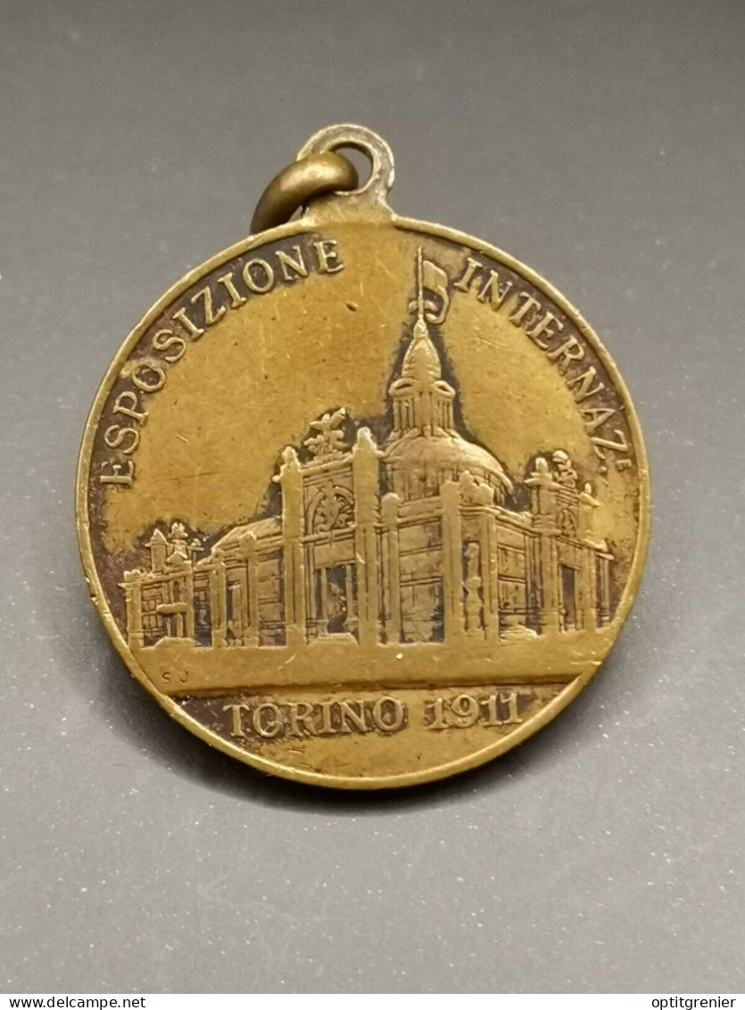 PENDENTIF MEDAILLE EXPOSITION UNIVERSELLE DE TURIN 1911 ITALIE / 21mm 4.26g - Professionals/Firms