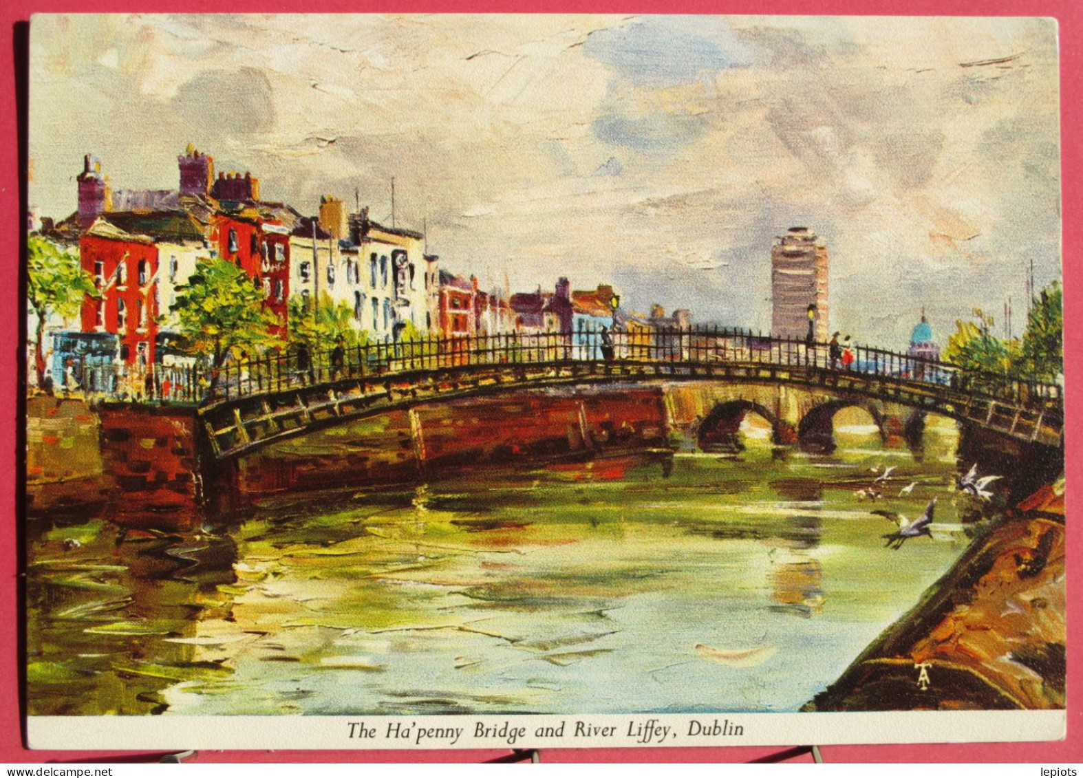 Irlande - Dublin - The Ha'penny Bridge An River Liffey - Dublin