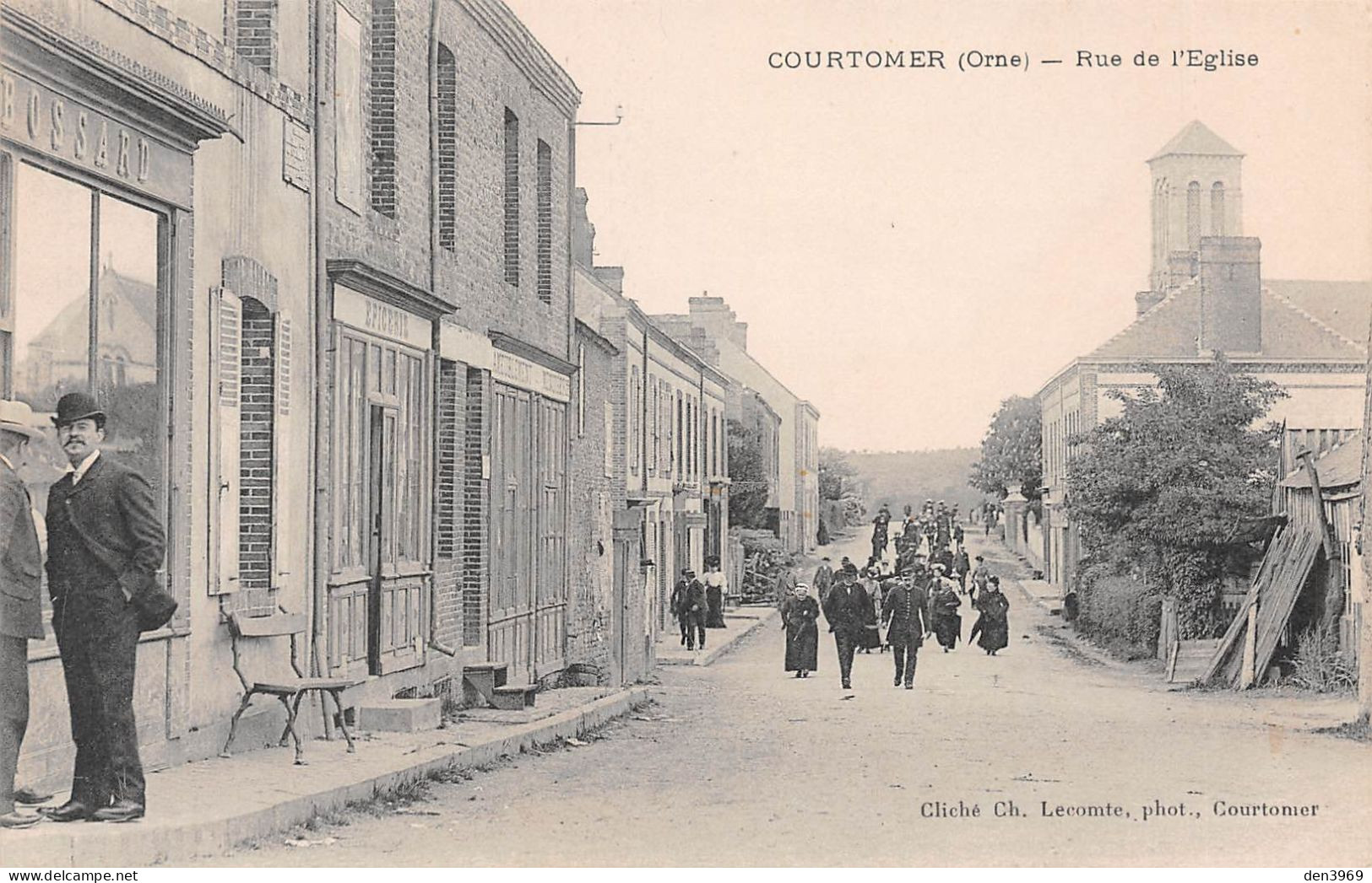 COURTOMER (Orne) - Rue De L'Eglise - Courtomer