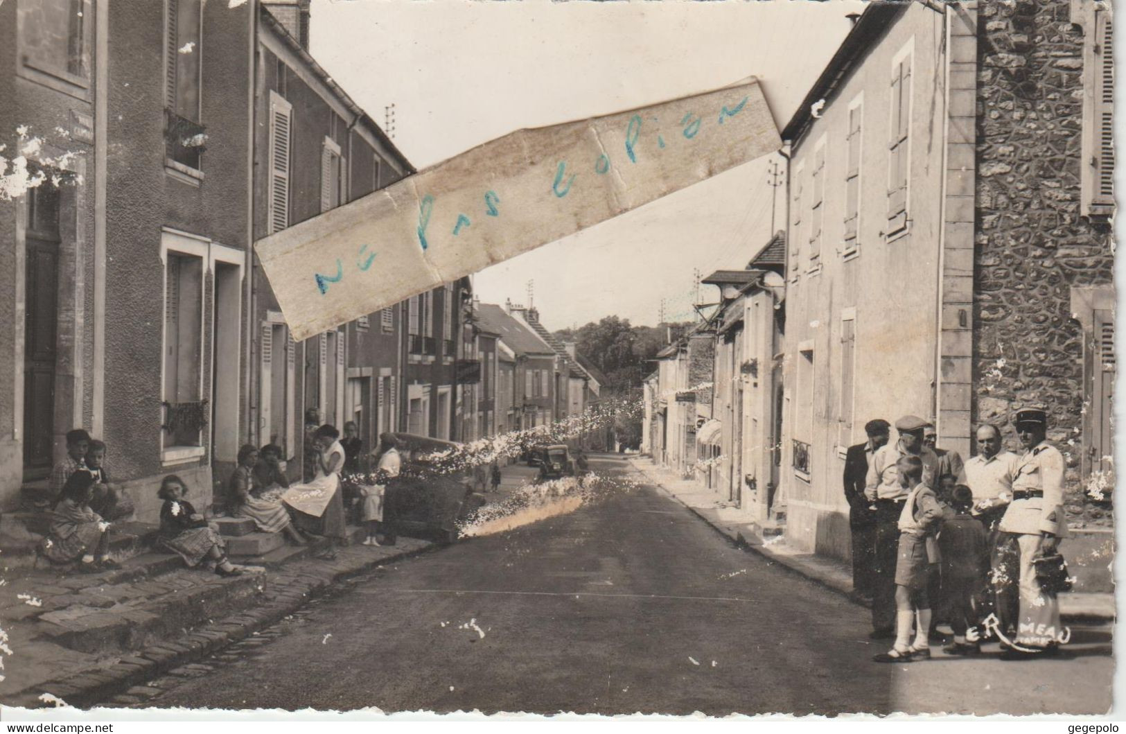 MEREVILLE -  La  Rue Carnot ( En L'état )    Rare - Mereville