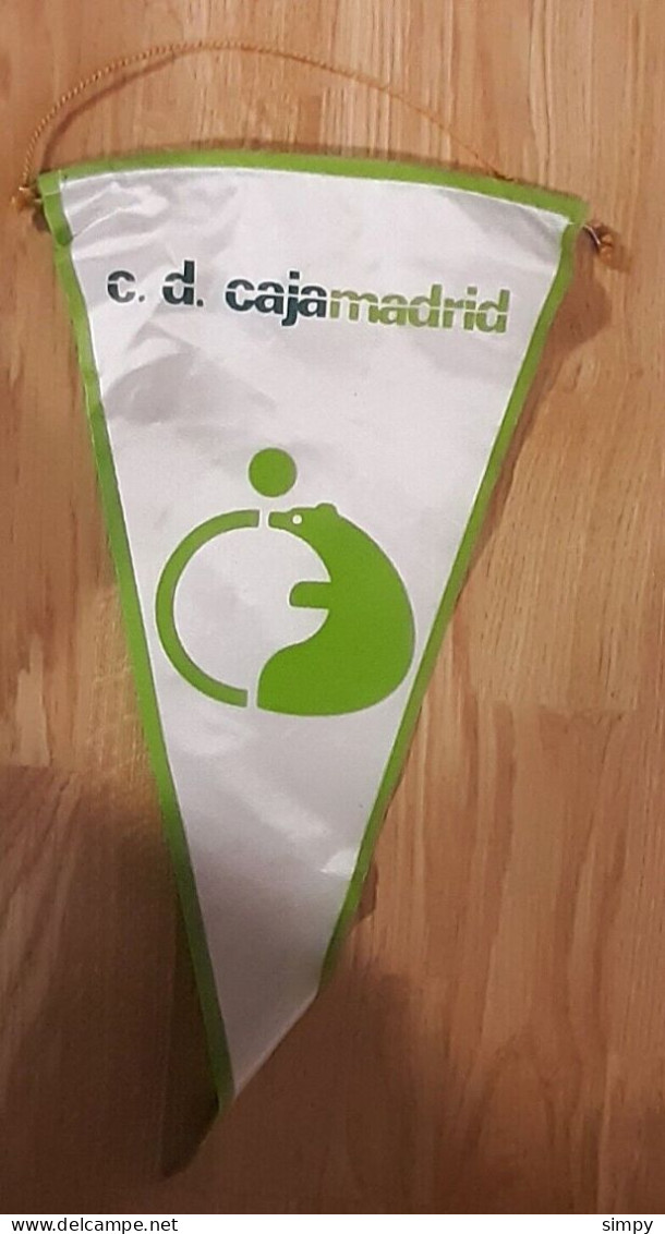 Captain Pennant Handball Club C.D. Caja Madrid Spain 19x38cm - Palla A Mano