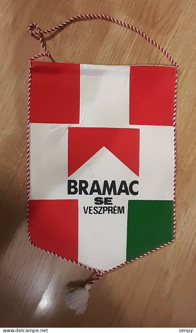 Captain Pennant Handball Club VAEV Bramac SE Veszprem Hungary 1990-1992 18x33cm - Handbal