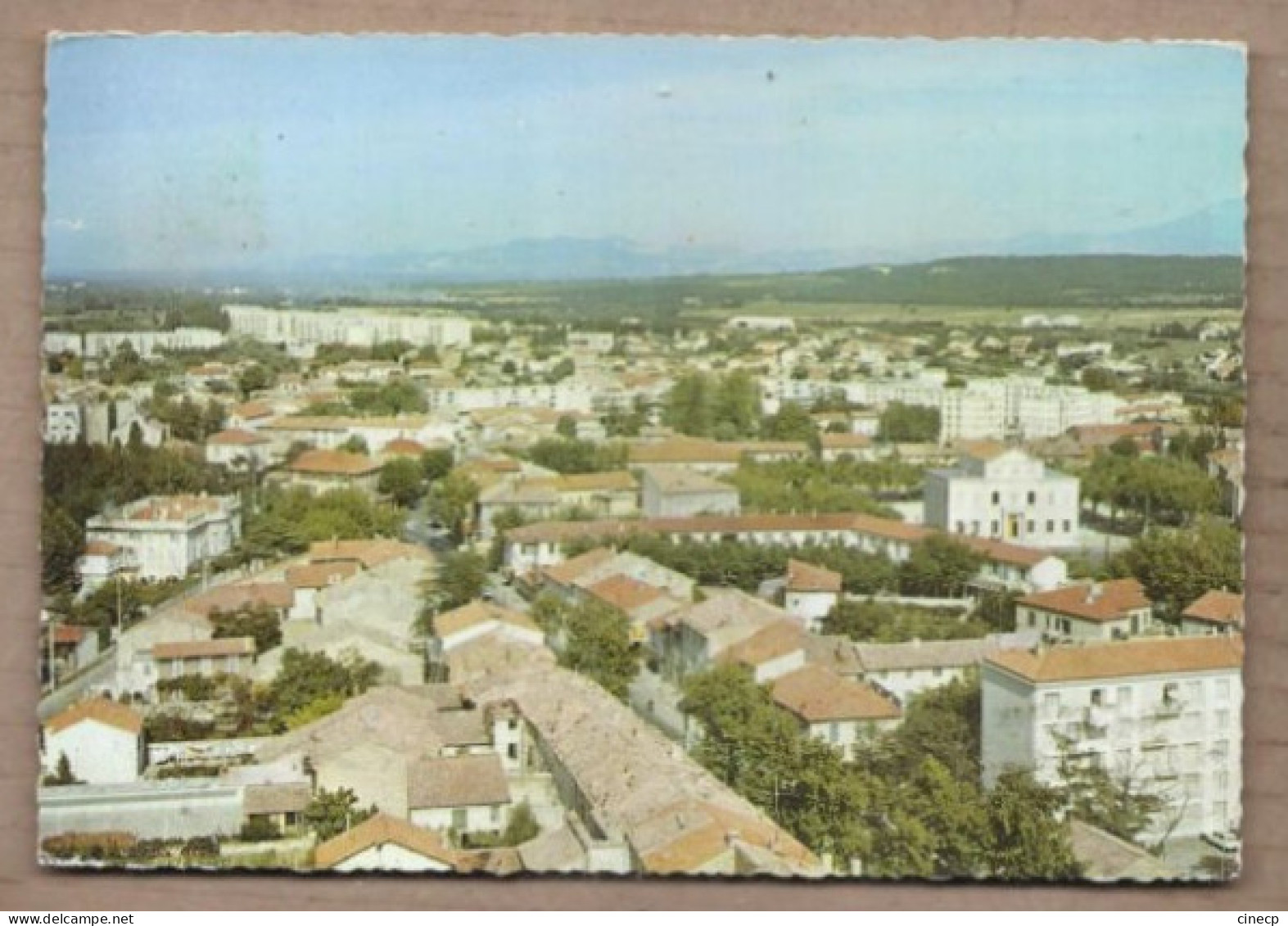 CPSM 84 - SORGUES - Vue Générale - TB PLAN D'ensemble Aérien Centre Village - Détails Rues Maisons - Sorgues