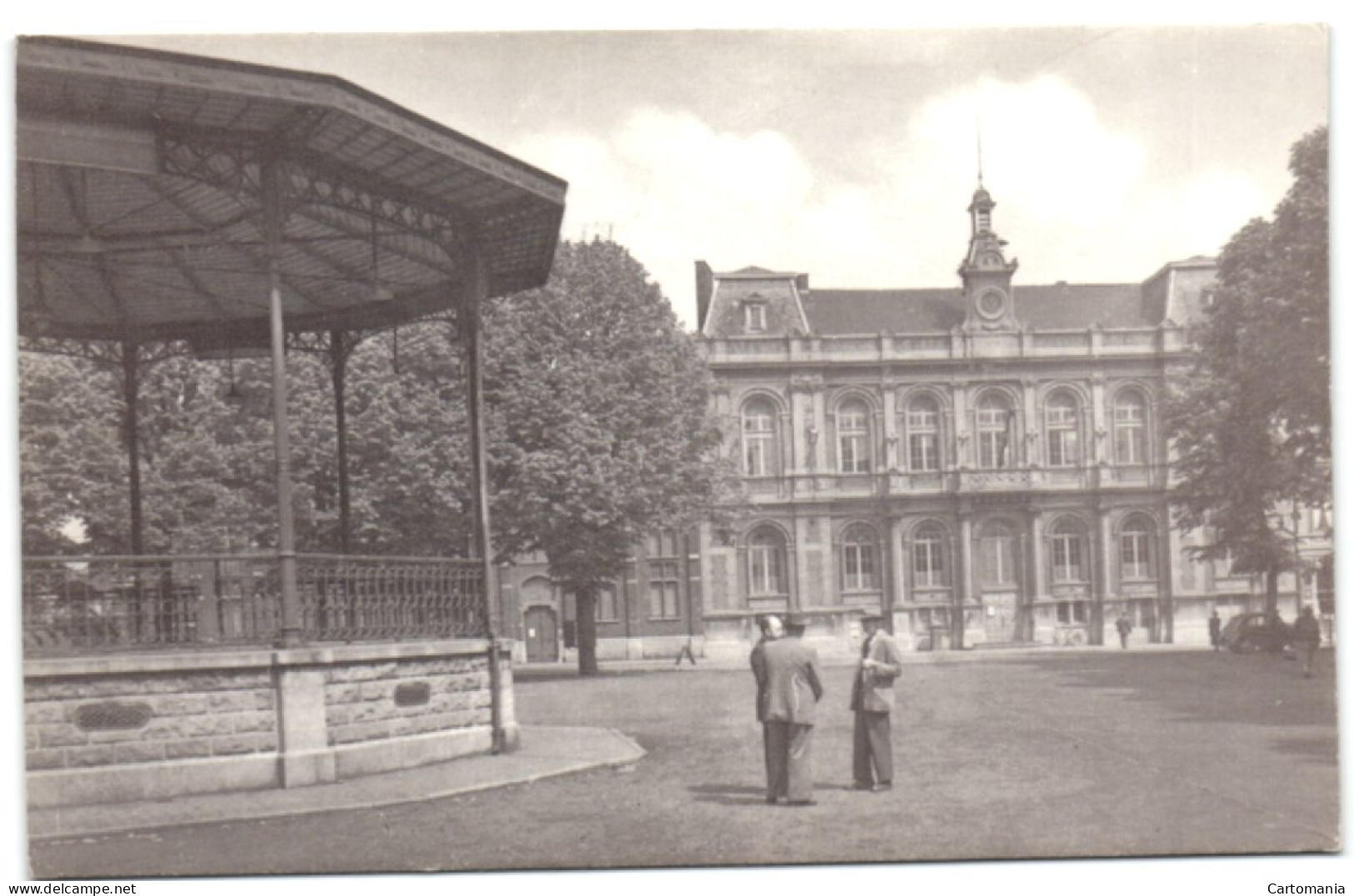 Boussu - La Place Et La Maison Communale - Boussu