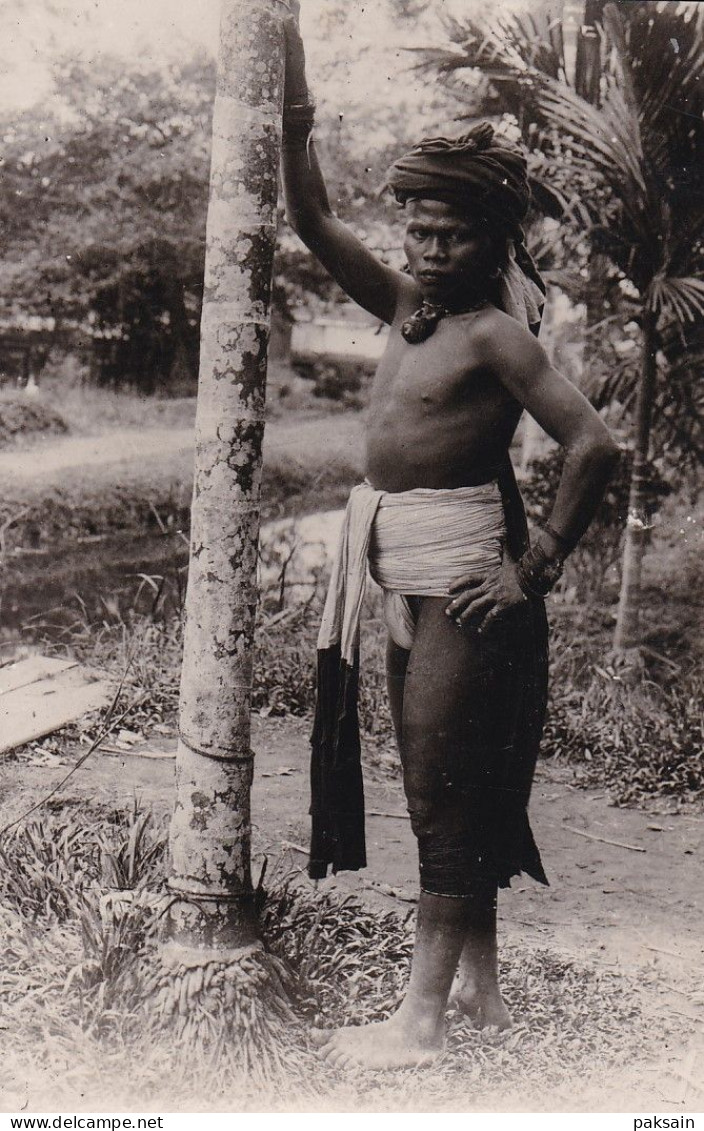 Bornéo - Guerrier Dayak Dyak Homme Ethnie Iban Indonésie Indonesia Ethnic Native Tribal Carte Photo KALIMANTAN - Indonesië