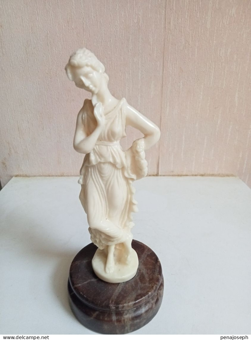 Statuette Ancienne En Marbre Blanc Hauteur 18 Cm - Steen & Marmer