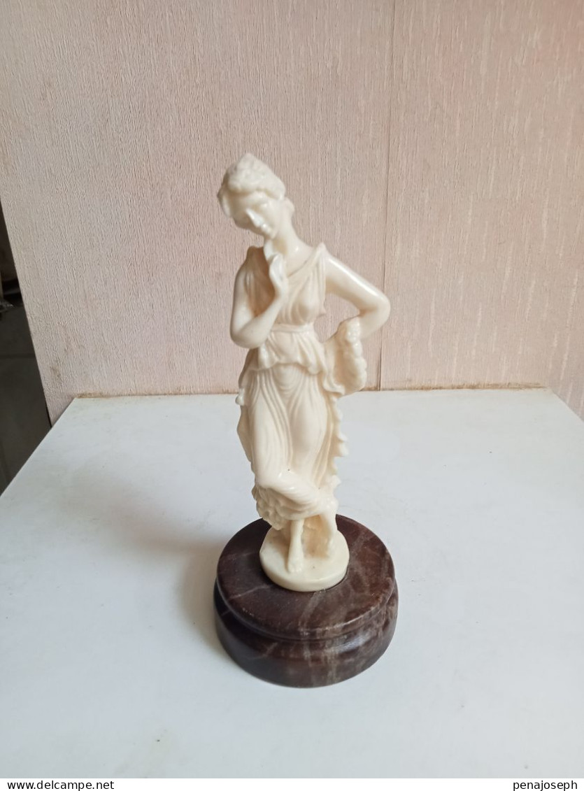 Statuette Ancienne En Marbre Blanc Hauteur 18 Cm - Steen & Marmer