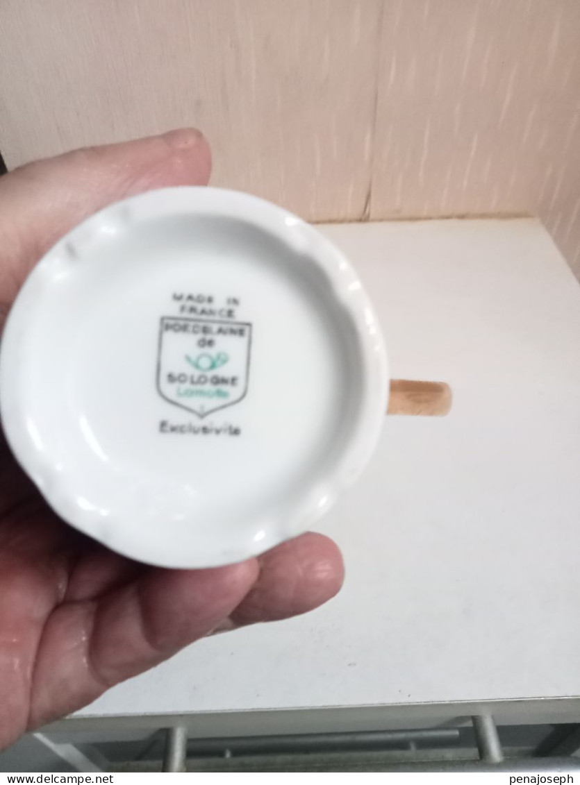 Pot de lait en porcelaine de sologne hauteur 11 cm