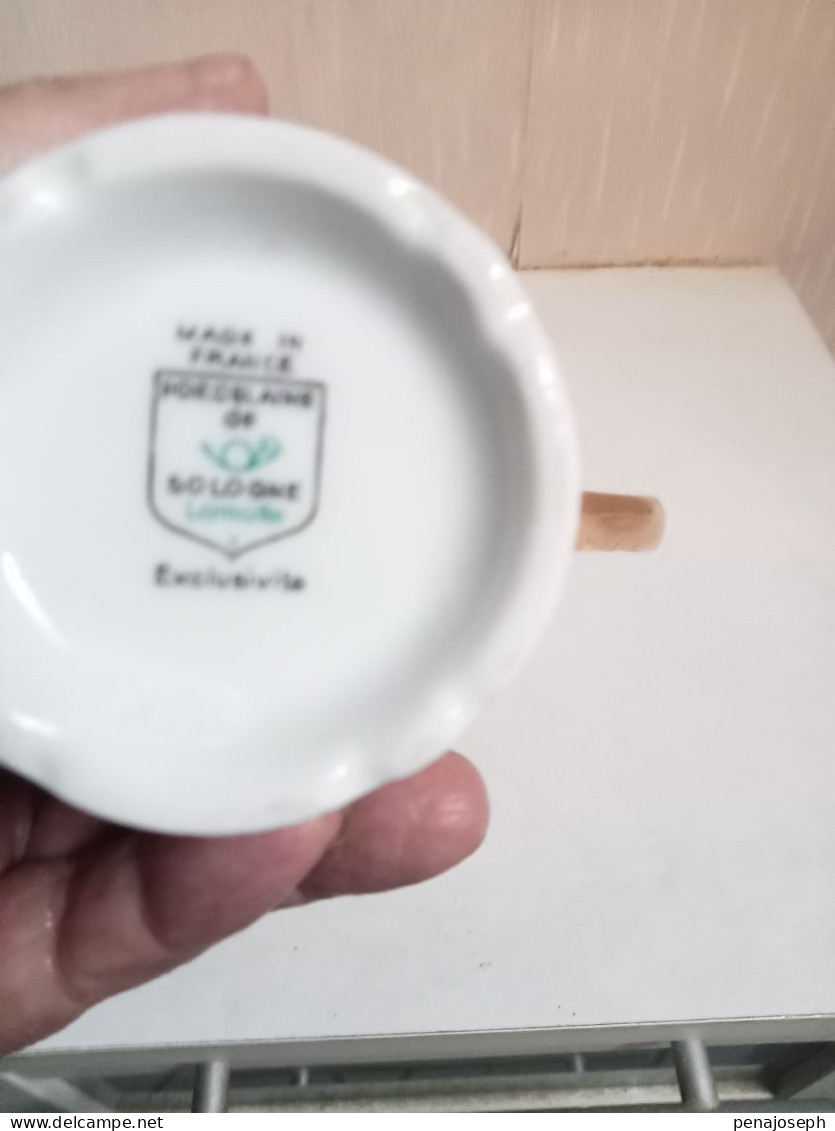 Pot de lait en porcelaine de sologne hauteur 11 cm